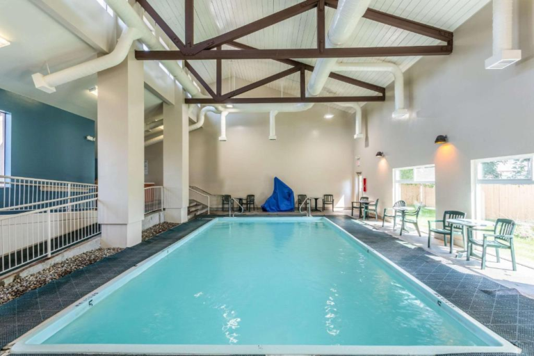 Indoor Pool 768x512