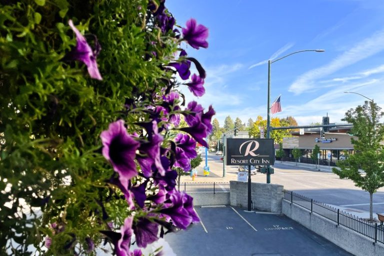 MH Resort City Inn Coeur dAlene ID 007 Sign Flower Detail P 768x512
