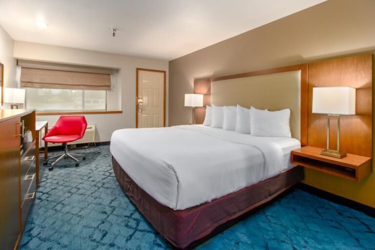 Room 768x512